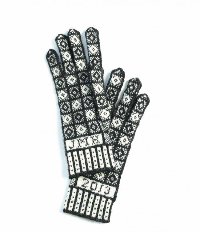 Sanquhar Gloves in the Drum PatternImage