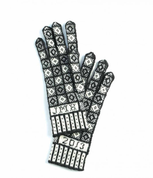 Sanquhar Gloves in the Drum PatternImage